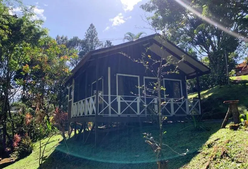 کابین, Hospedaje La Naciente