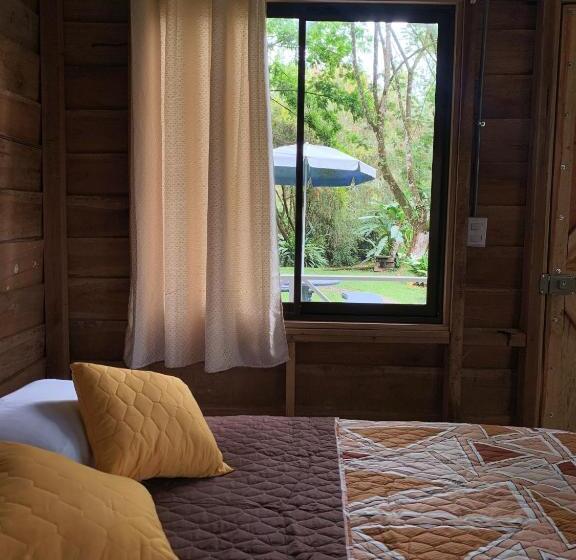 Cabanya, Hospedaje La Naciente