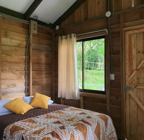 کابین, Hospedaje La Naciente