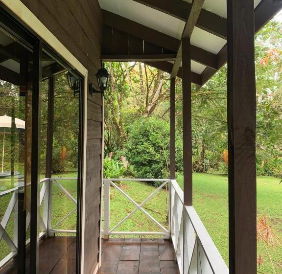 Cabanya, Hospedaje La Naciente