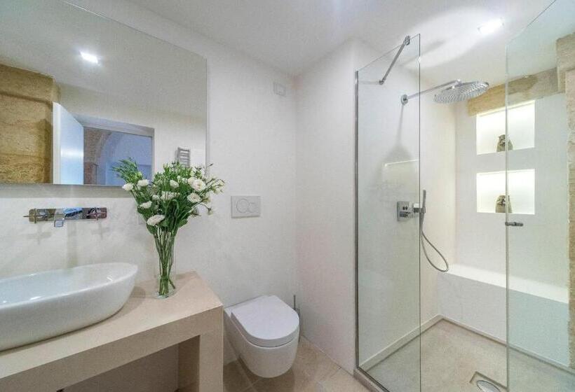 جناح ديلوكس, Castello Di Ugento