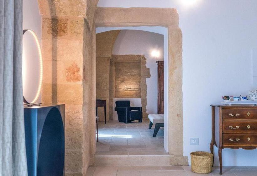 جناح ديلوكس, Castello Di Ugento