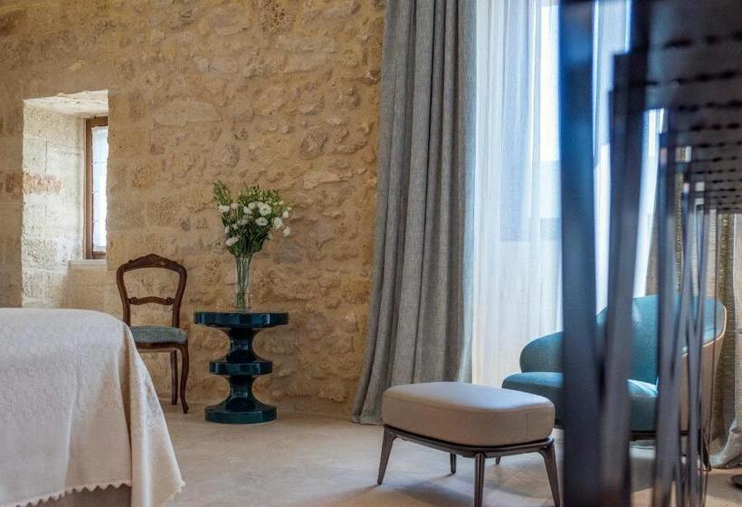 جناح جونيور, Castello Di Ugento