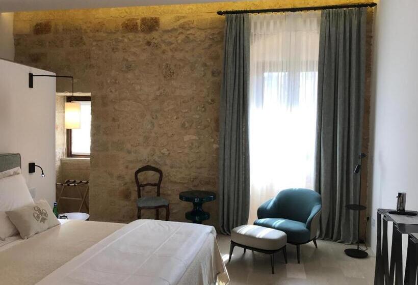 جناح جونيور, Castello Di Ugento