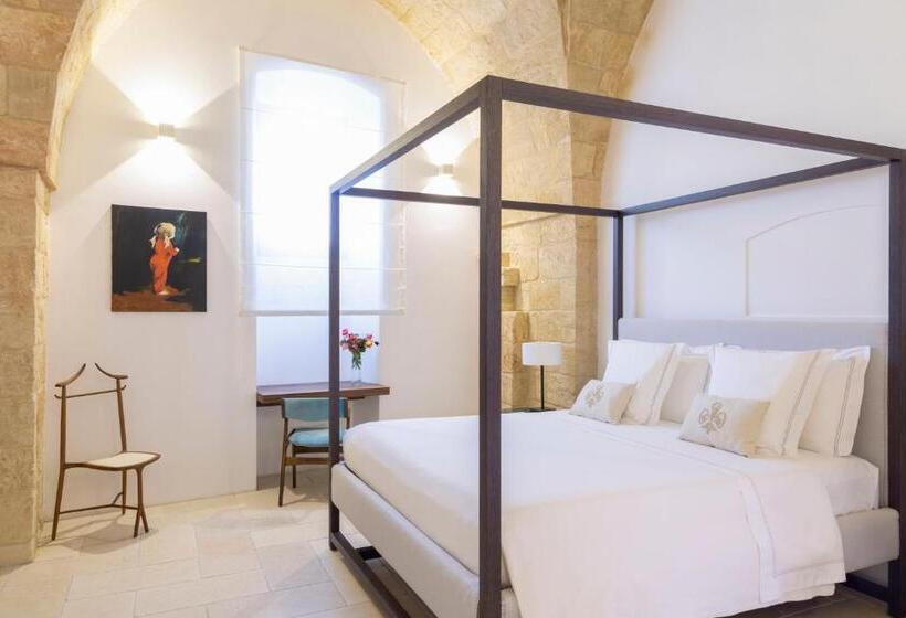 Полулюкс, Castello Di Ugento