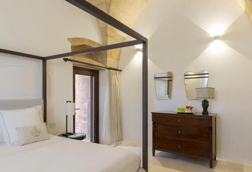 Полулюкс, Castello Di Ugento