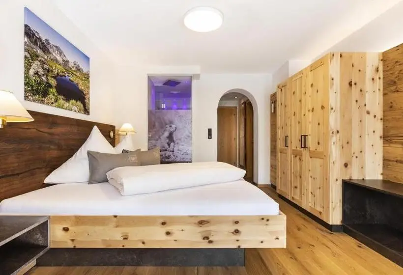 バルコニー付きデラックスルーム, Garni Tirol