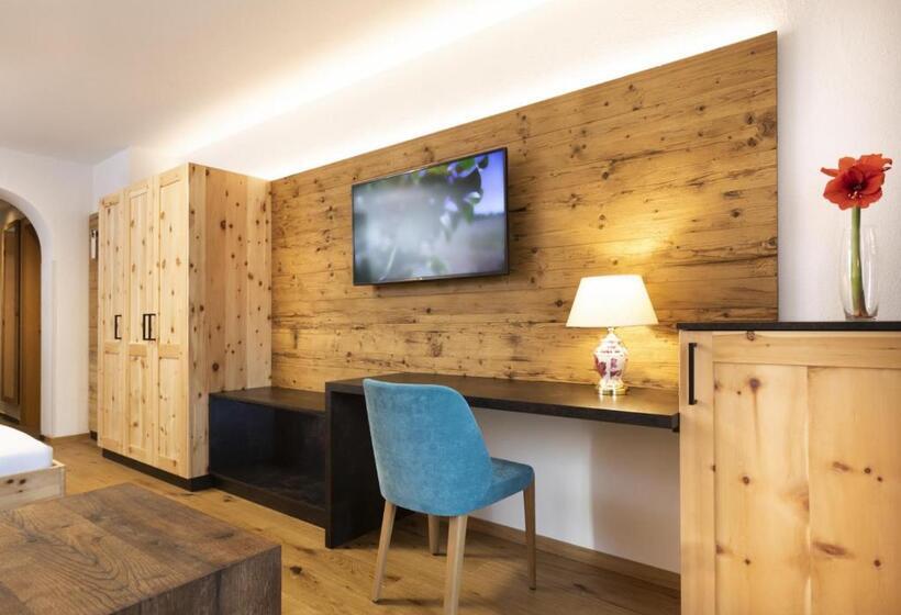 발코니 디럭스 룸, Garni Tirol