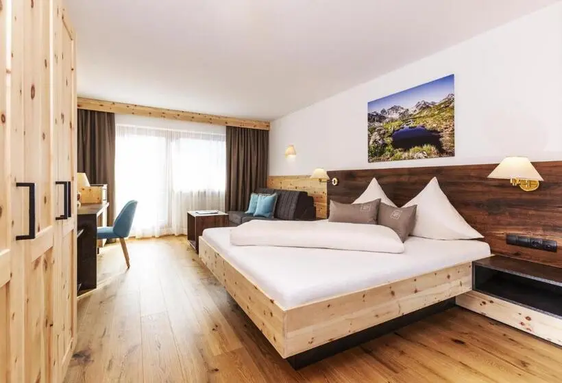 バルコニー付きデラックスルーム, Garni Tirol