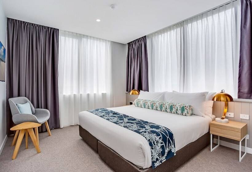 Люкс Кровать Кинг, Mantra At Sharks