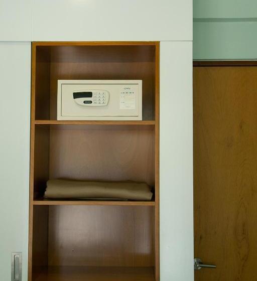 جناح جونيور, Relax Inn Suites