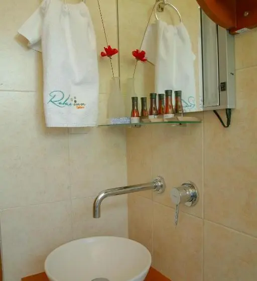 デラックスジュニアスイート, Relax Inn Suites