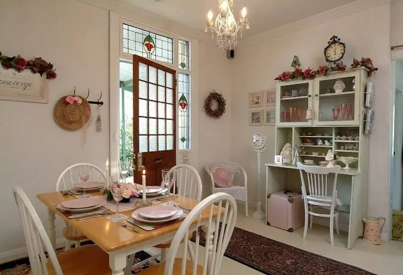 Talo 2 Makuuhuonetta, Jasmine S Cottage