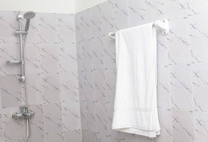 Camera Standard, Residence Hibiscus