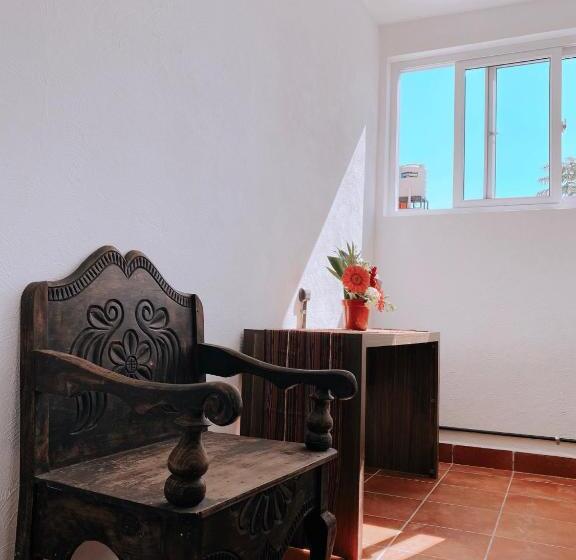 اتاق استاندارد, Dreamboat Hostel