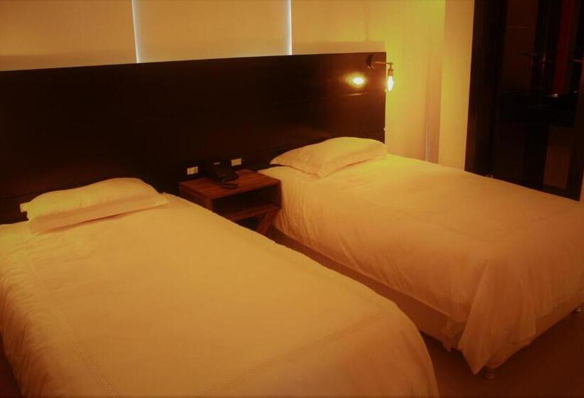 اتاق استاندارد, 1945 Aeropuerto