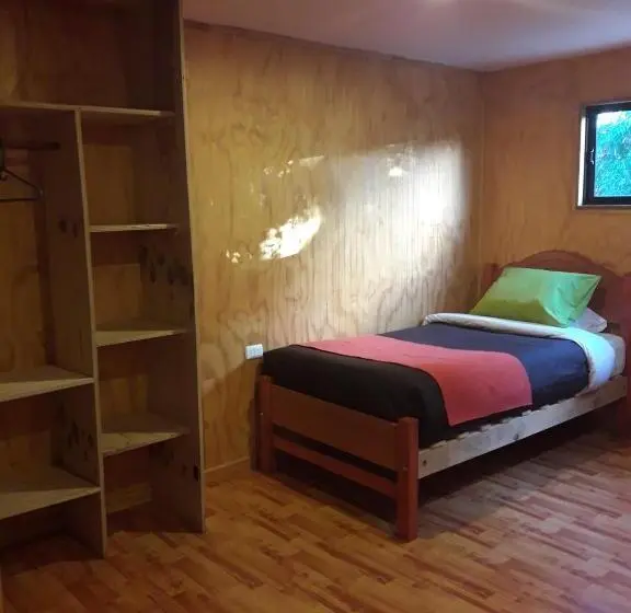 تختخواب در اتاق مشترک, La Casa Del Kori
