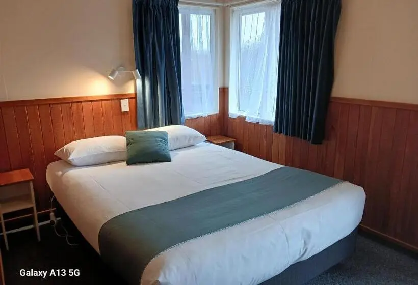 Huoneisto 1 Makuuhuone Pohjakerros, Anatoki Lodge Motel