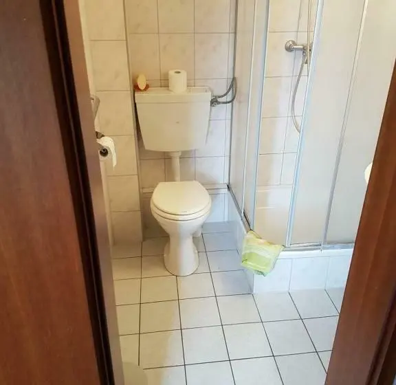 Standard Kolmen Hengen Huone, Arkona
