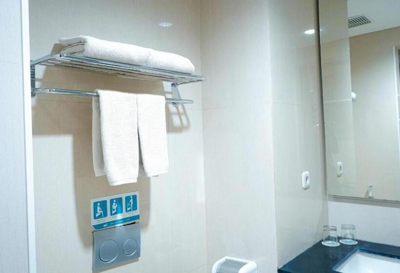 غرفة سوبيريور سرير كينج, Ayola Sunrise Mojokerto