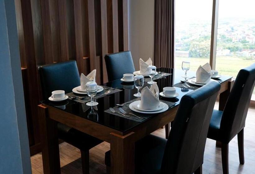 جناح سرير كينج, Ayola Sunrise Mojokerto