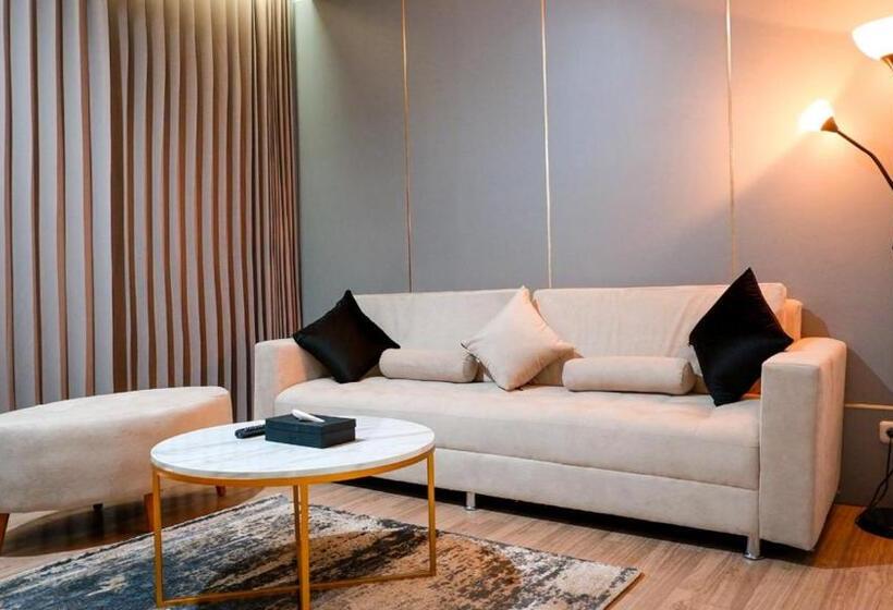 جناح جونيور, Ayola Sunrise Mojokerto