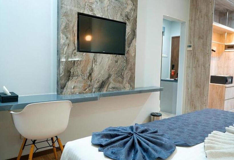 جناح جونيور, Ayola Sunrise Mojokerto