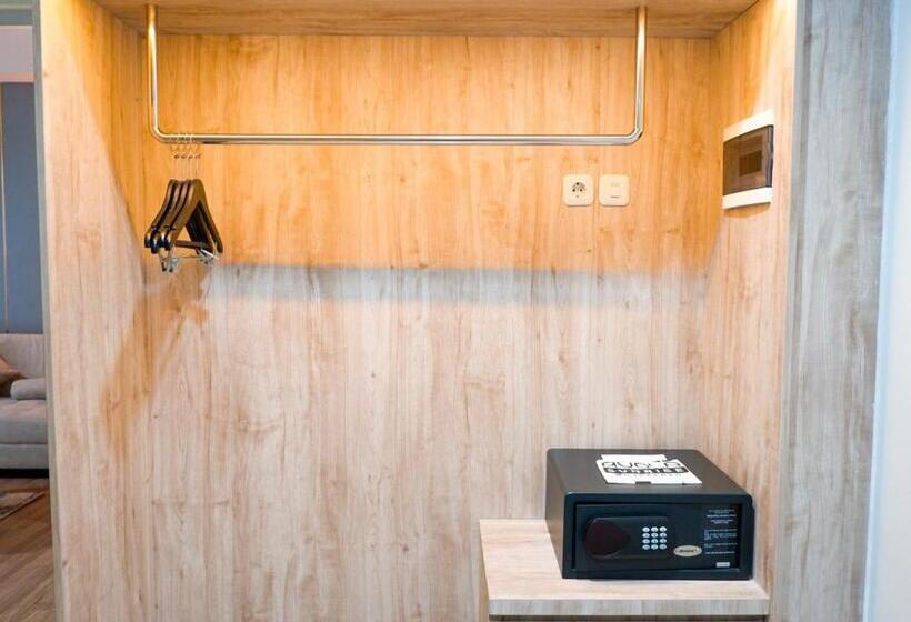 جناح جونيور, Ayola Sunrise Mojokerto