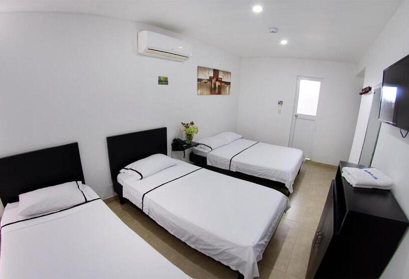 חדר סטנדרט לארבעה, Embajador Del Llano