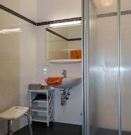 Budget Værelse, Guidassoni