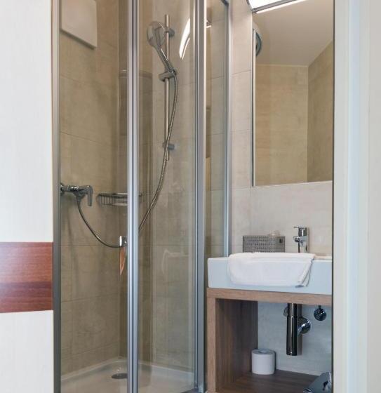 Budget Enkeltværelse, Guidassoni