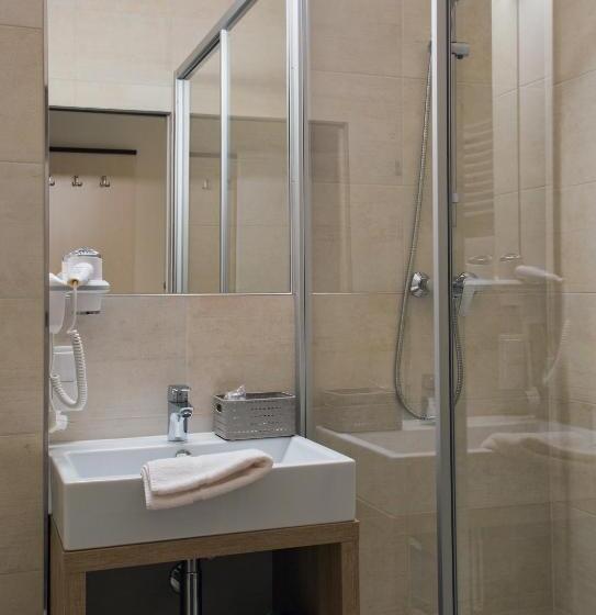 Budget Enkeltværelse, Guidassoni