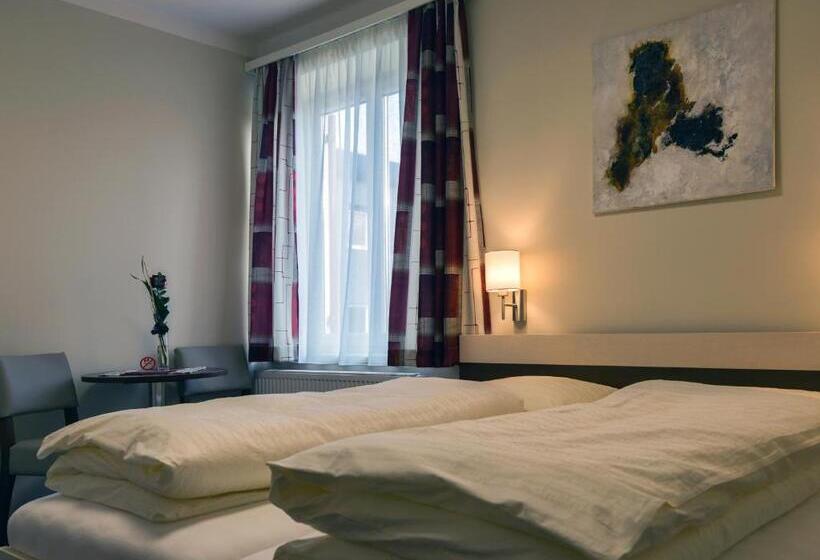 Budget Værelse, Guidassoni