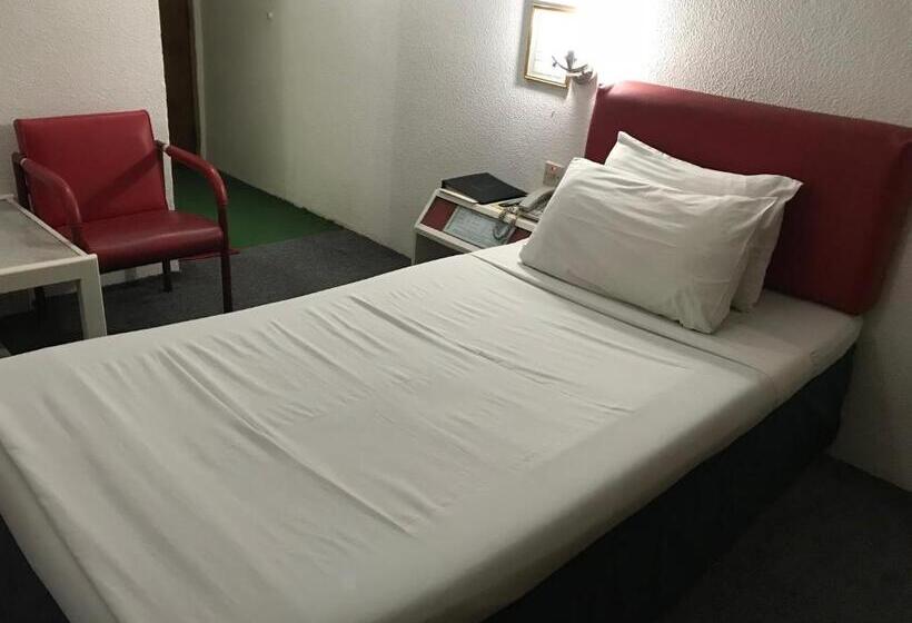 اتاق استاندارد یک نفره, Razmoni Isha Kha International