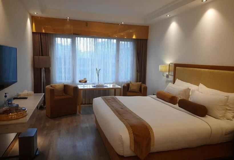 اتاق استاندارد, Razmoni Isha Kha International