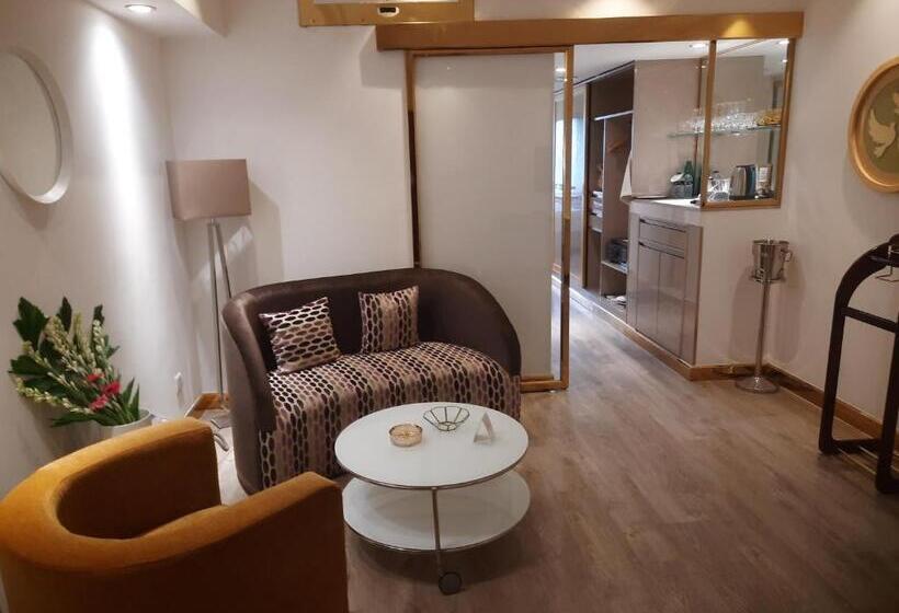 سوییت, Razmoni Isha Kha International