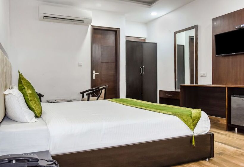 Номер Deluxe, Treebo Red Petal Jalandhar