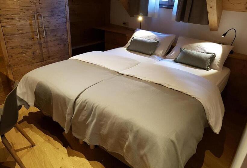 آپارتمان یک خوابه با دری مشترک که هال را جدا می کند., Vandot