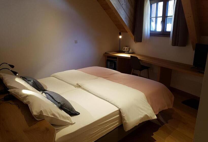 اتاق لوکس با تخت بزرگ, Vandot