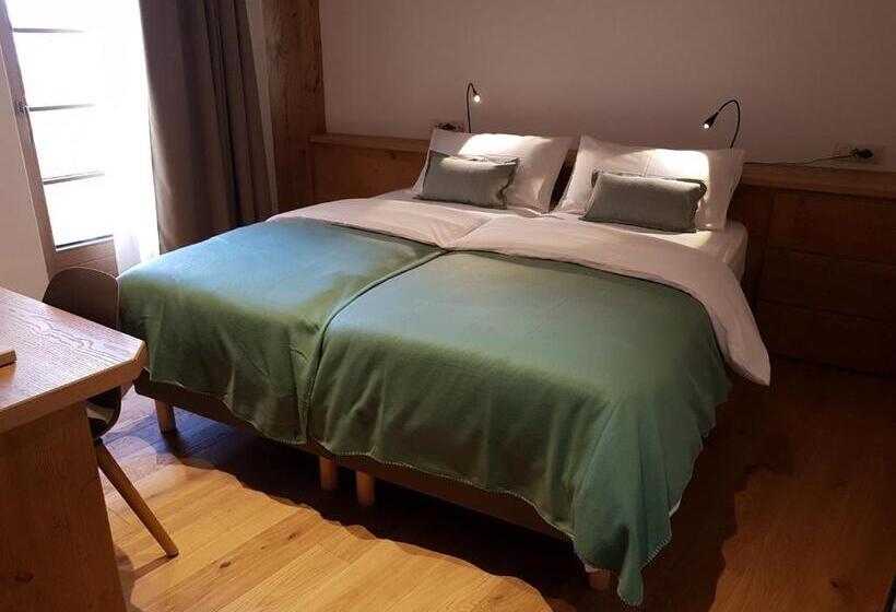 اتاق استاندارد با بالکن, Vandot