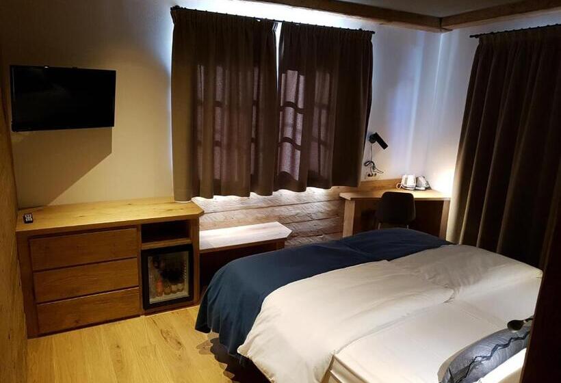 اتاق استاندارد با بالکن, Vandot