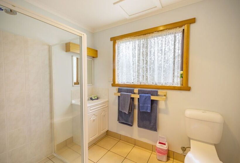 غرفة أساسية سرير مزدوج, Queechy Motel