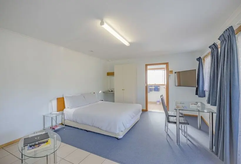 ダブルベッドのベーシックルーム, Queechy Motel