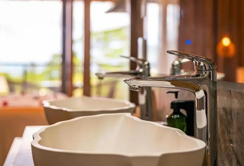 اتاق لوکس با چشم‌انداز باغ, Garden Hill Resort & Spa