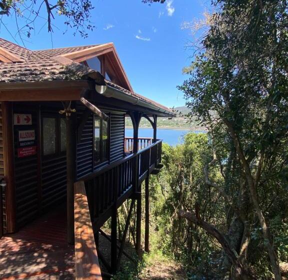 کلبه ییلاقی, Fish Eagle Lodge