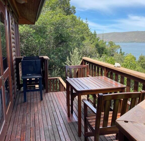 کلبه ییلاقی, Fish Eagle Lodge