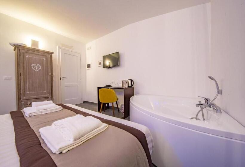 バスタブ付きスタンダードルーム, Assisivm Antica Dimora Ad