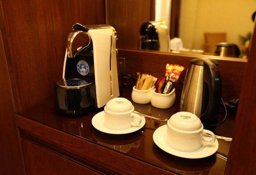 اتاق استاندارد با بالکن, Hyksos