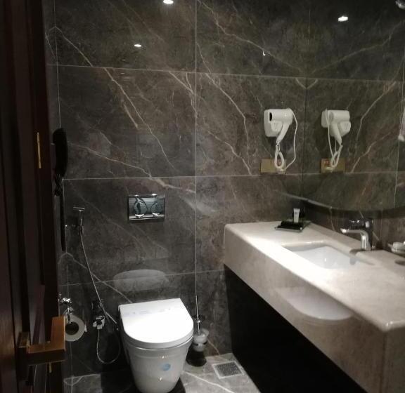 اتاق استاندارد با بالکن, Hyksos