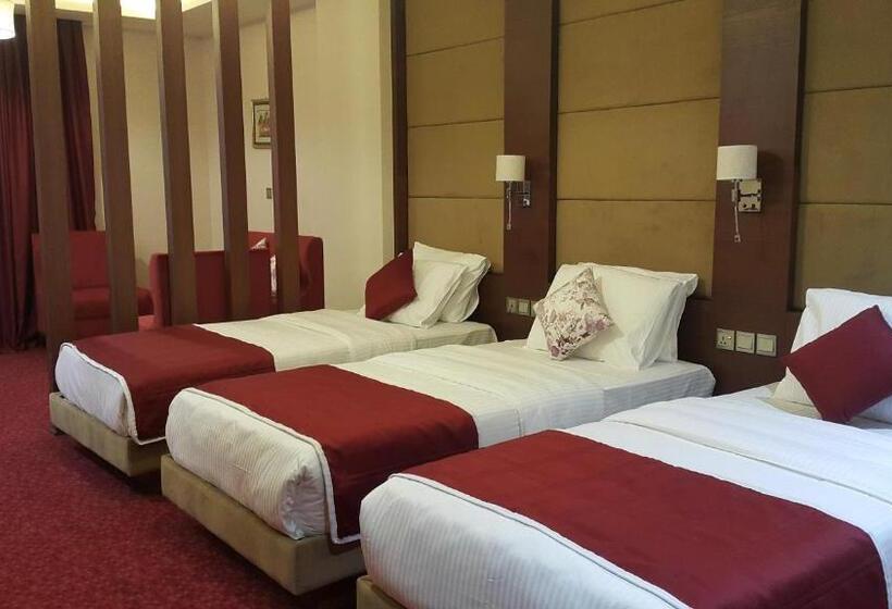 اتاق استاندارد سه تخته با بالکن, Hyksos